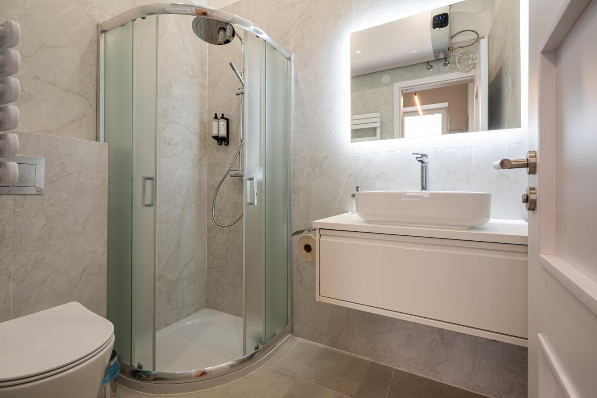 D54 Boutique Apartments Best Location By Bqa Budapest Bagian luar foto