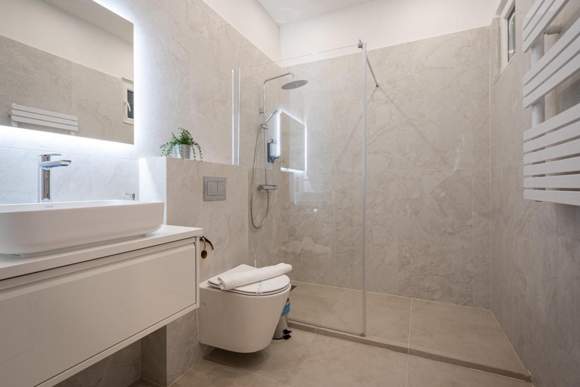 D54 Boutique Apartments Best Location By Bqa Budapest Bagian luar foto
